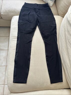 Athleta Black Headlands Hybrid Cargo Tights with Zip Pockets 10 Tall